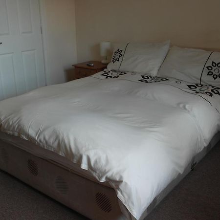 Hikers And Bikers Bed & Breakfast Hadfield Стая снимка