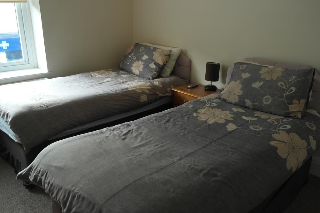 Hikers And Bikers Bed & Breakfast Hadfield Стая снимка