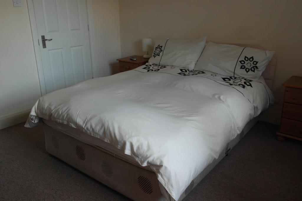 Hikers And Bikers Bed & Breakfast Hadfield Стая снимка