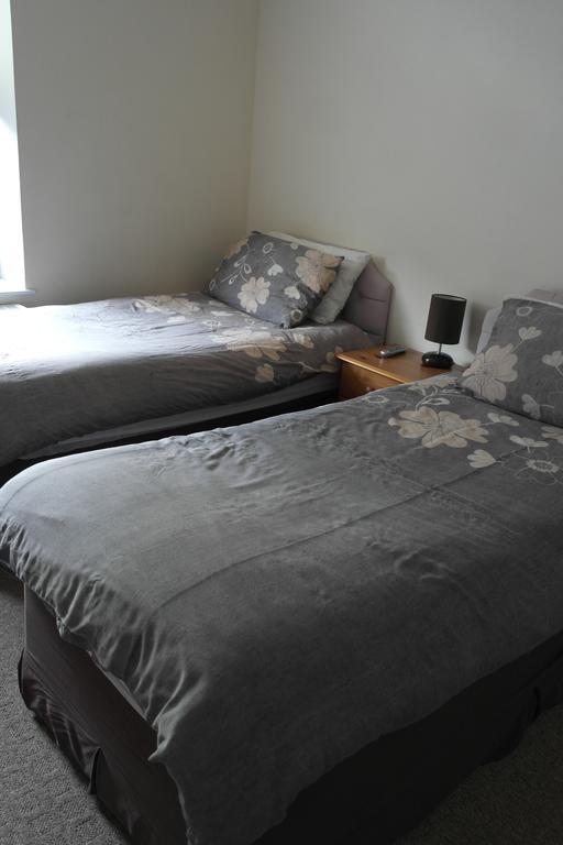 Hikers And Bikers Bed & Breakfast Hadfield Екстериор снимка